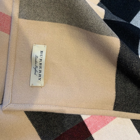 Burberry Reversible Merino Wool Poncho/Cape - Picture 6 of 8